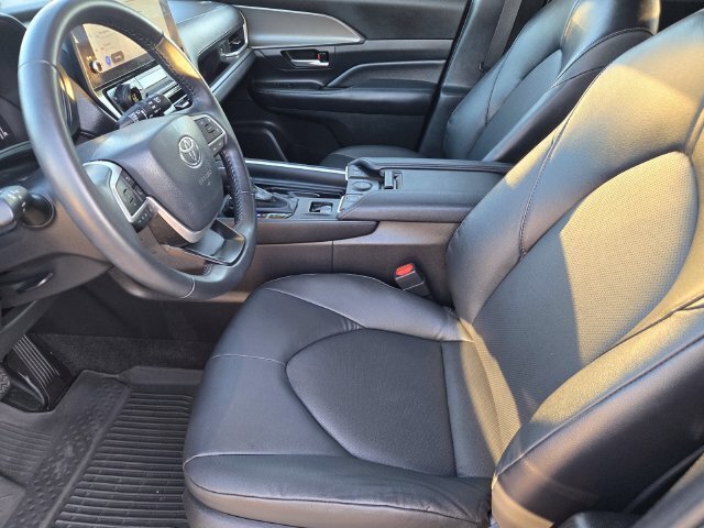 Certified 2025 Toyota Grand Highlander AWD Hybrid image 21