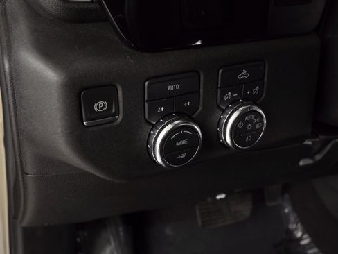 Used 2022 GMC Sierra 1500 Elevation image 31