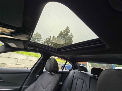 Used 2025 BMW 330i xDrive Sedan AWD/4WD image 23