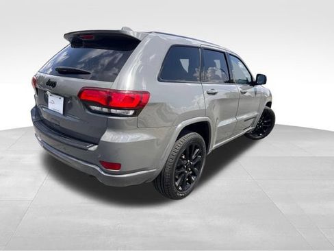 Used 2022 Jeep Grand Cherokee Laredo X RWD image 5