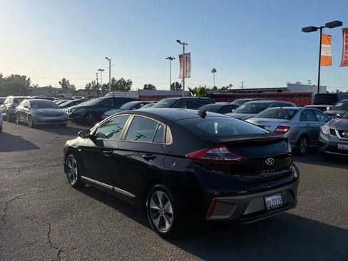 Used 2017 Hyundai Ioniq Electric FWD image 4
