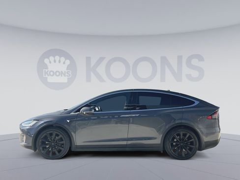 Used 2019 Tesla Model X 75D image 2