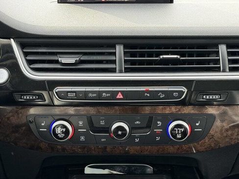 Used 2018 Audi Q7 3.0T Premium Plus image 17