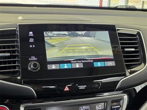 Used 2020 Honda Pilot Touring image 19