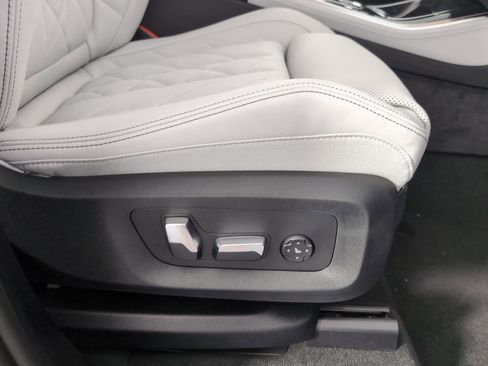 Used 2026 BMW X5 sDrive40i RWD image 32
