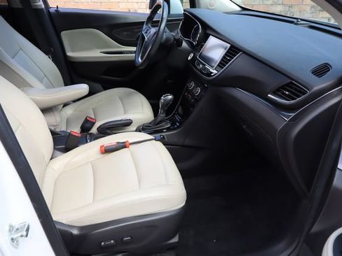 Used 2019 Buick Encore Essence w/ Experience Buick Package AWD/4WD image 17