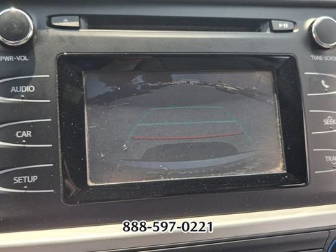 Used 2019 Toyota Highlander LE FWD image 23