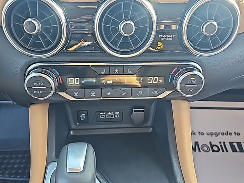 Used 2025 Nissan Sentra SV w/ SV Premium Package image 20