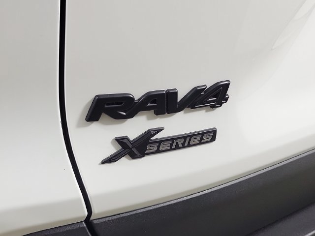 Used 2024 Toyota RAV4 XLE w/ Convenience Package FWD image 9