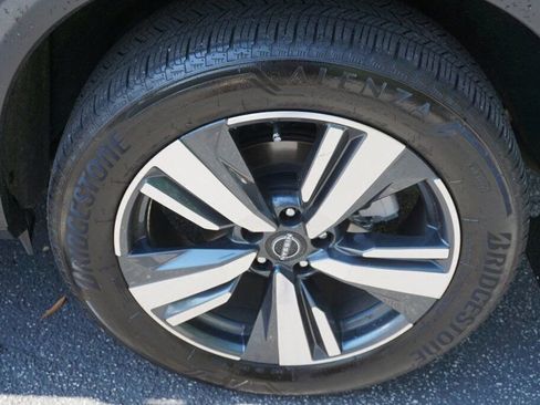 Certified 2024 Nissan Rogue SL image 13