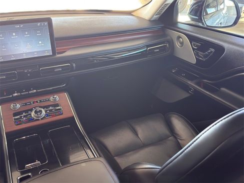 Used 2023 Lincoln Aviator Reserve w/ Equipment Group 201A image 29