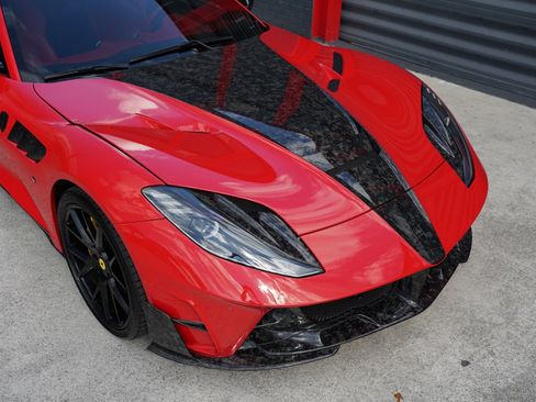 Used 2019 Ferrari 812 Superfast image 18