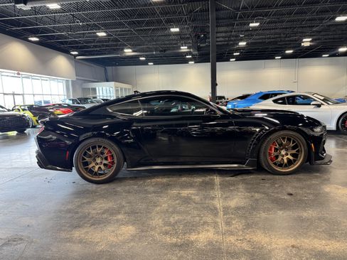 Used 2024 Ford Mustang GT Premium w/ GT Performance Package image 3