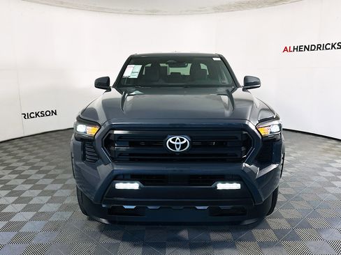 Used 2024 Toyota Tacoma Limited image 8