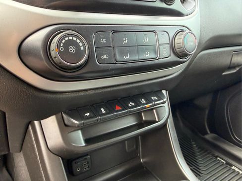 Used 2022 Chevrolet Colorado LT w/ Safety Package AWD/4WD image 26