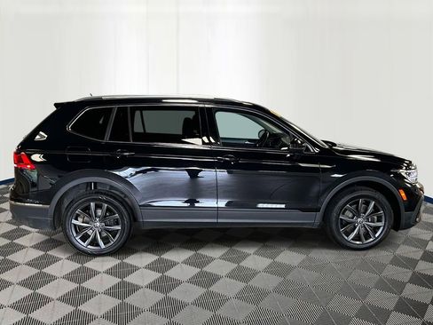 Used 2022 Volkswagen Tiguan SE AWD/4WD image 6