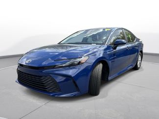 Used 2025 Toyota Camry LE video 2