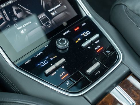 Certified 2023 Porsche Panamera AWD/4WD image 44
