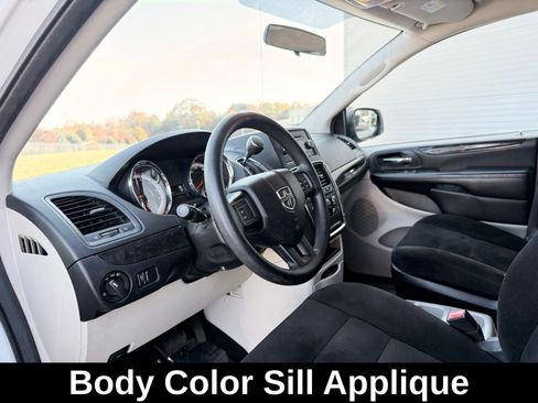 Used 2016 Dodge Grand Caravan SE w/ Quick Order Package 29E SE image 14