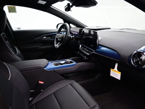 Used 2026 Chevrolet Equinox EV LT FWD image 11