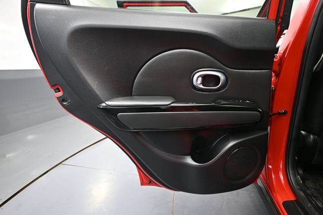 Used 2014 Kia Soul + w/ Primo Package FWD image 29