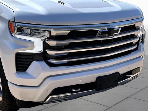 Used 2024 Chevrolet Silverado 1500 High Country w/ Technology Package AWD/4WD image 26