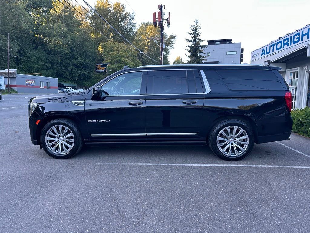 Used 2022 GMC Yukon XL Denali w/ Denali Ultimate Package AWD/4WD image 8