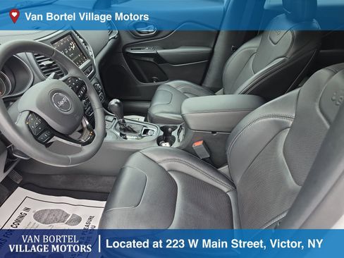 Used 2023 Jeep Cherokee Altitude Lux image 9