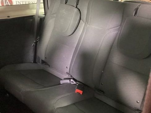 Used 2022 Jeep Wrangler Sport S image 11