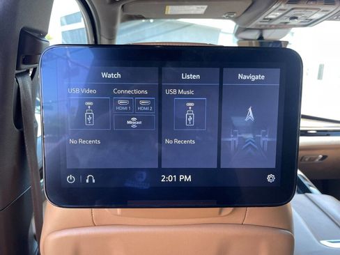 Used 2021 Cadillac Escalade Premium Luxury RWD image 25