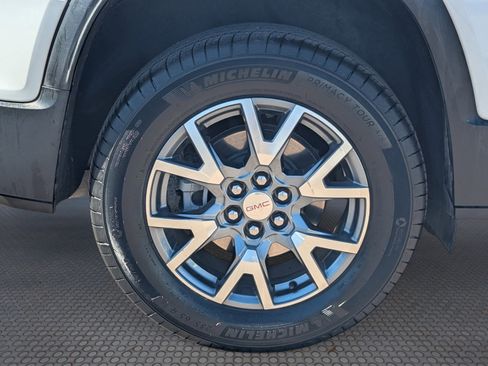 Used 2023 GMC Acadia SLT w/ Technology Package image 10