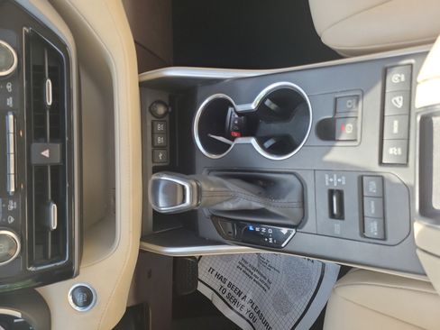 Used 2020 Toyota Highlander XLE image 15