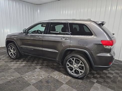 Used 2019 Jeep Grand Cherokee Limited AWD/4WD image 4