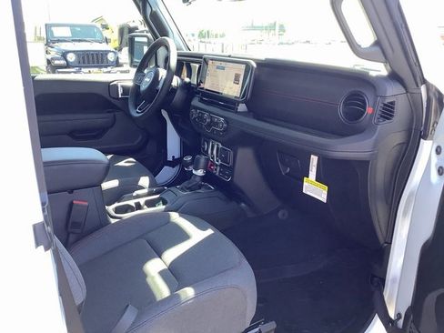 New 2025 Jeep Wrangler Rubicon w/ Xtreme 35 Tire Package image 30