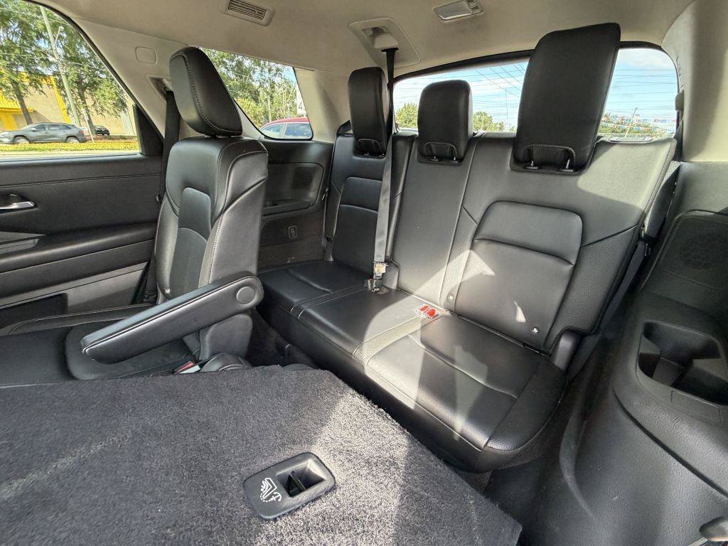 Used 2023 Nissan Pathfinder SL w/ SL Premium Package FWD image 10
