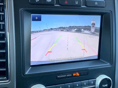 Used 2020 Ford Expedition XLT w/ Equipment Group 202A AWD/4WD image 26