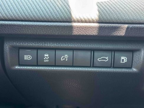 Used 2025 Toyota Camry SE w/ Convenience Package FWD image 34
