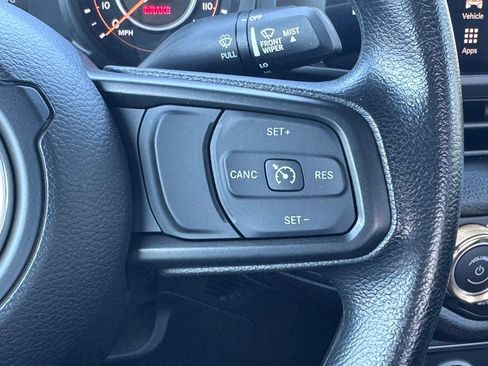 Used 2025 Jeep Wrangler Sport AWD/4WD image 10