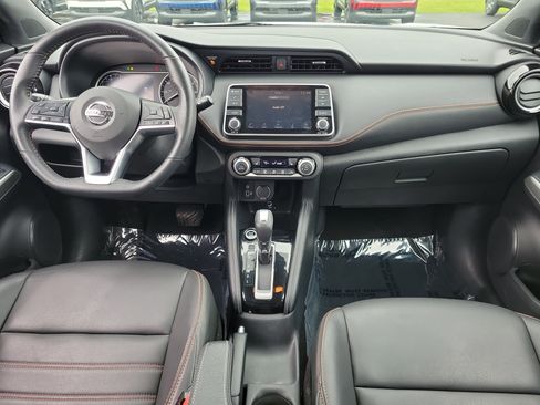 Used 2020 Nissan Kicks SR w/ SR Premium Package FWD image 9