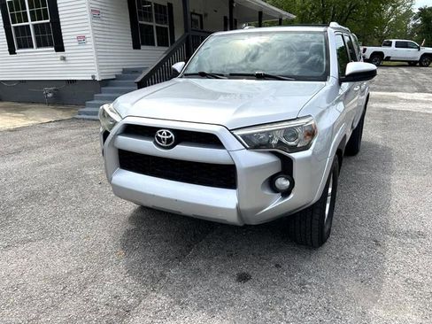 Used 2016 Toyota 4Runner SR5 image 8