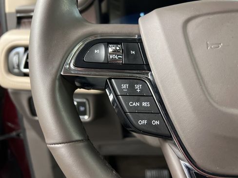 Certified 2023 Lincoln Nautilus Reserve image 14