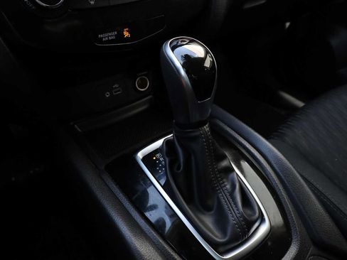 Used 2019 Nissan Rogue S AWD/4WD image 21