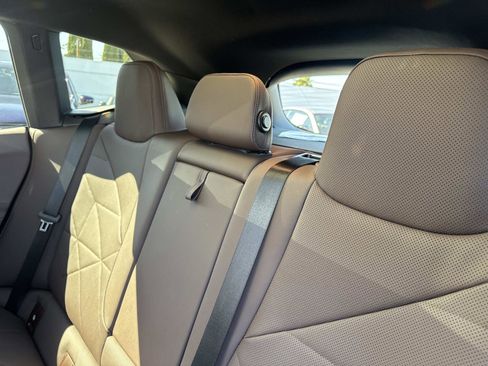 Used 2022 BMW iX xDrive50 w/ Premium Package image 19