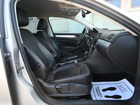 Used 2013 Volkswagen Passat 2.5 SE image 29