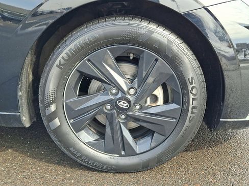 Certified 2023 Hyundai Elantra SEL image 6