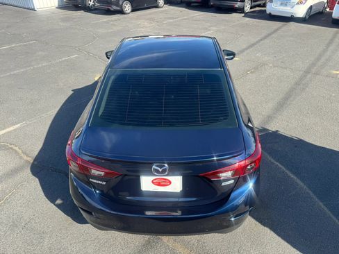 Used 2018 MAZDA MAZDA3 Touring FWD image 8