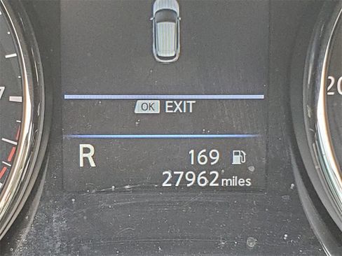 Certified 2022 Nissan Rogue Sport SV image 33