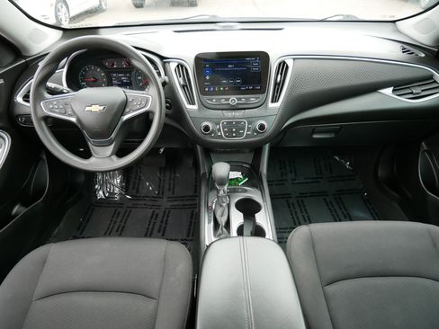 Used 2024 Chevrolet Malibu LT image 10