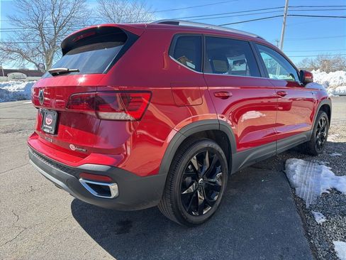 Used 2022 Volkswagen Taos SE image 5