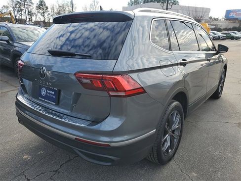 Certified 2023 Volkswagen Tiguan SE image 4